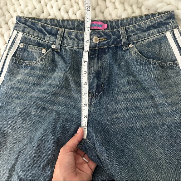 NWOT Edikted Blue Washed Low Rise Bow Ribbon Baggy Jeans - Picture 6 of 11